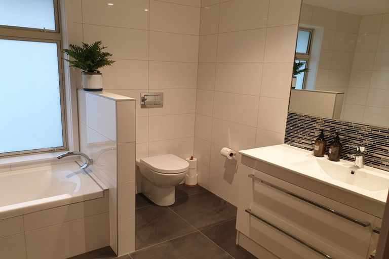 Photo of property in 8 Saulbrey Grove, Woburn, Lower Hutt, 5010