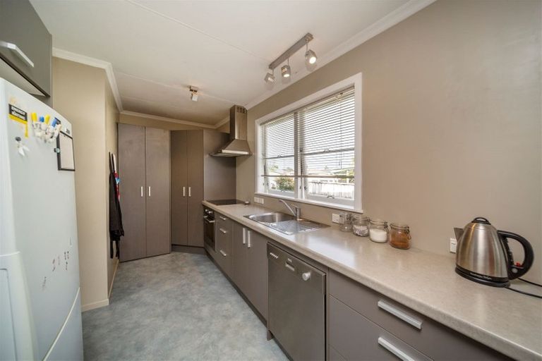 Photo of property in 8 Morrissey Street, Hawera, 4610