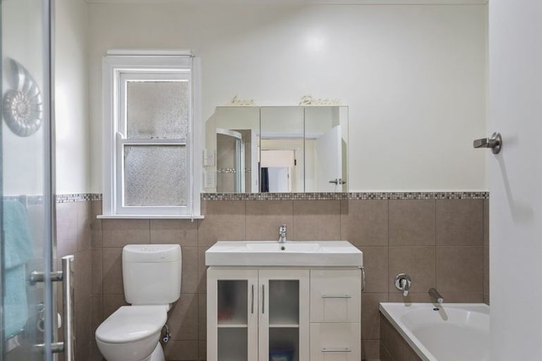 Photo of property in 7 Kawiu Road, Levin, 5510