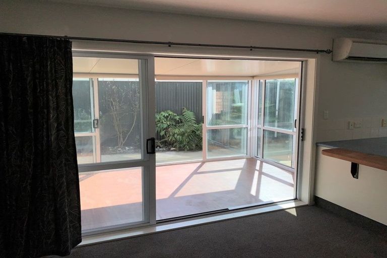 Photo of property in 292a Wainoni Road, Avondale, Christchurch, 8061