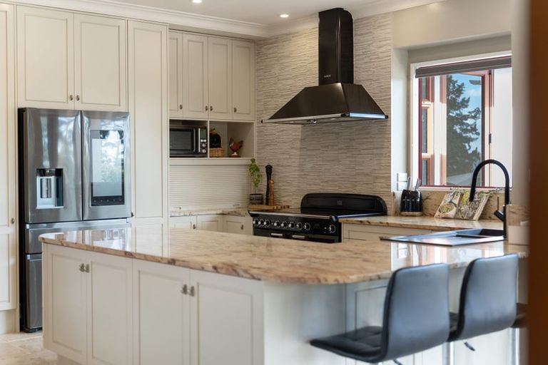 Photo of property in 15 Kaipara Road, Papakura, 2582