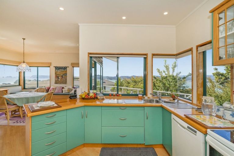 Photo of property in 194 Centennial Drive, Whitianga, 3510