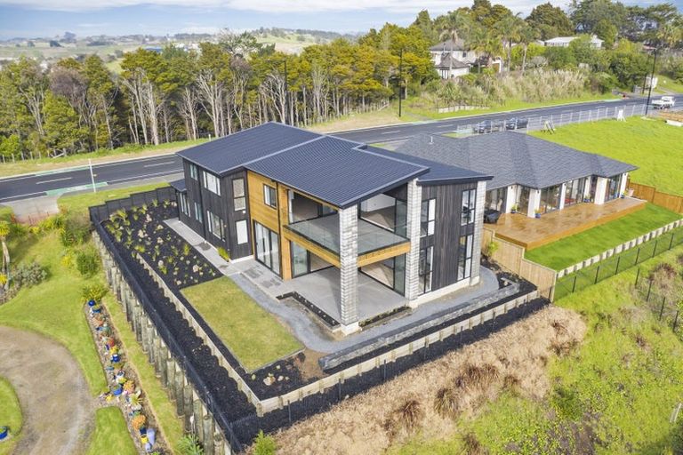 Photo of property in 98 Wainui Road, Silverdale, 0932