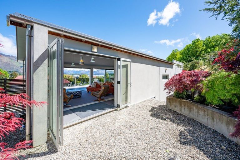 Photo of property in 2 Tenby Street, Wanaka, 9305