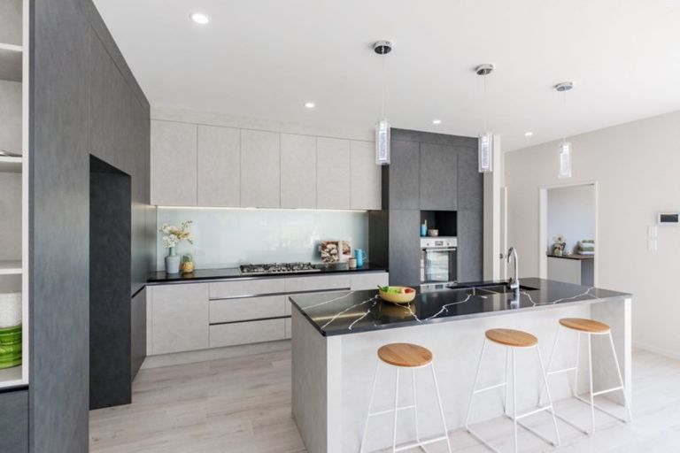 Photo of property in 62 Schoolside Road, Kumeu, 0810