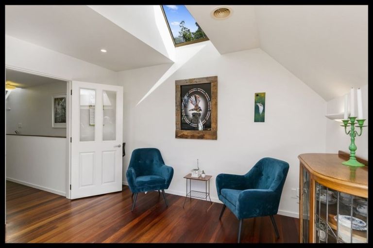 Photo of property in 32 Silverstream Road, Crofton Downs, Wellington, 6035