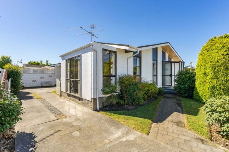 Photo of property in 1/220 Waimairi Road, Ilam, Christchurch, 8041