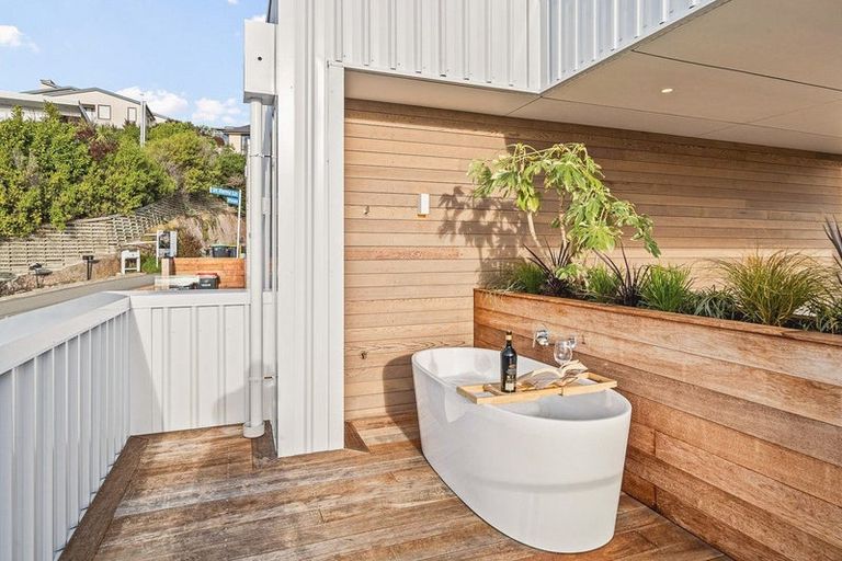 Photo of property in 13 Saint Remy Lane, Redcliffs, Christchurch, 8081