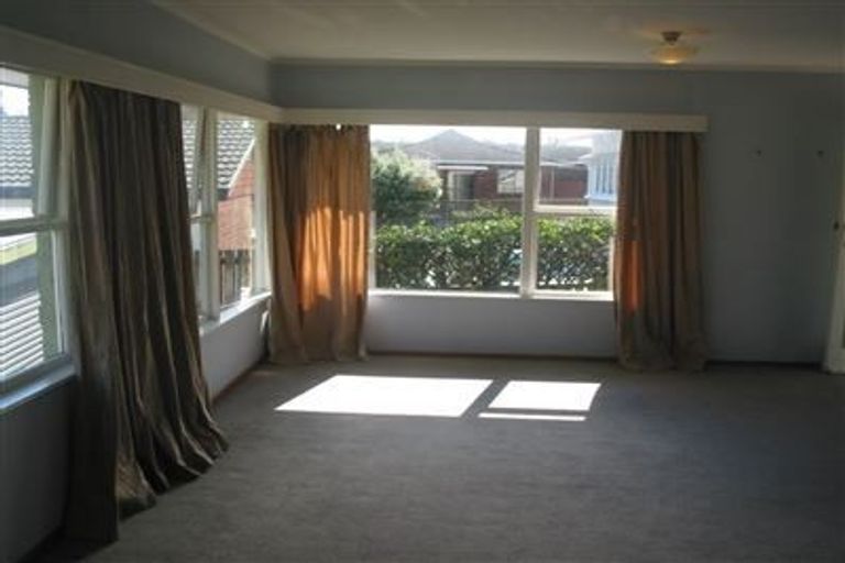 Photo of property in 2/59 Shakespeare Road, Milford, Auckland, 0620