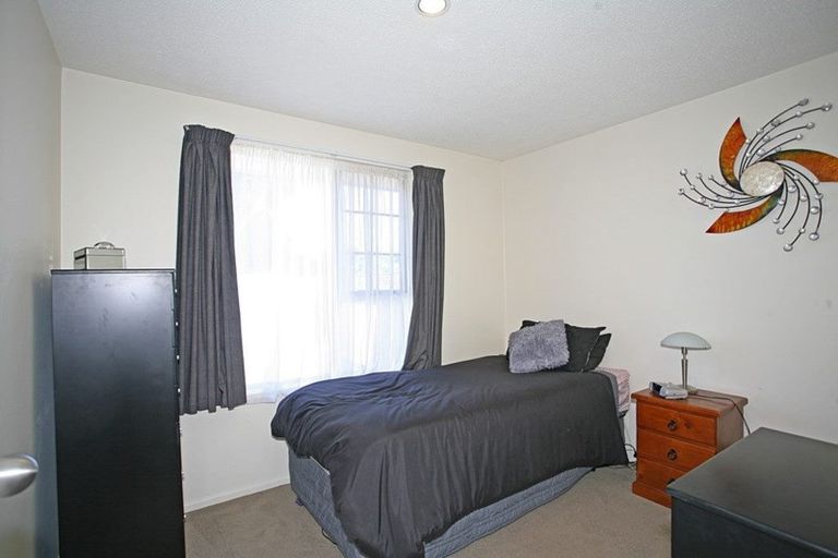 Photo of property in 4 Karnak Crescent, Russley, Christchurch, 8042