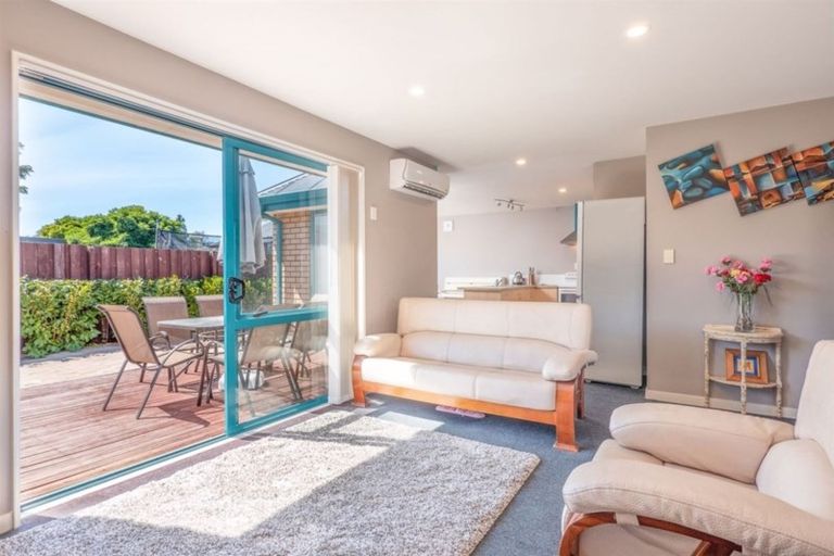 Photo of property in 176 Langdons Road, Northcote, Christchurch, 8052