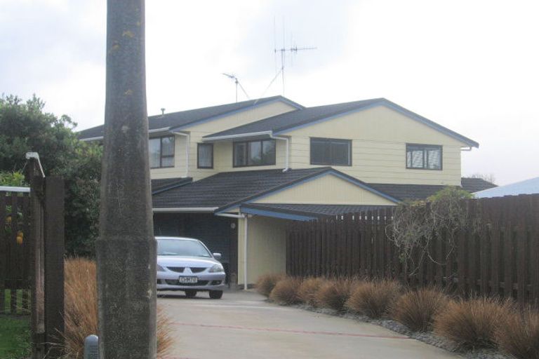 Photo of property in 3 Latitude Close, Whitby, Porirua, 5024