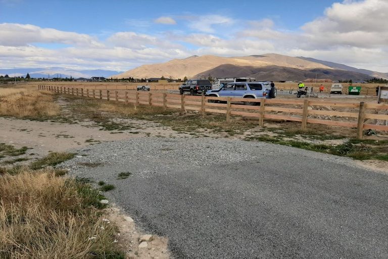 Photo of property in 1 Tussock Crescent, Twizel, 7901