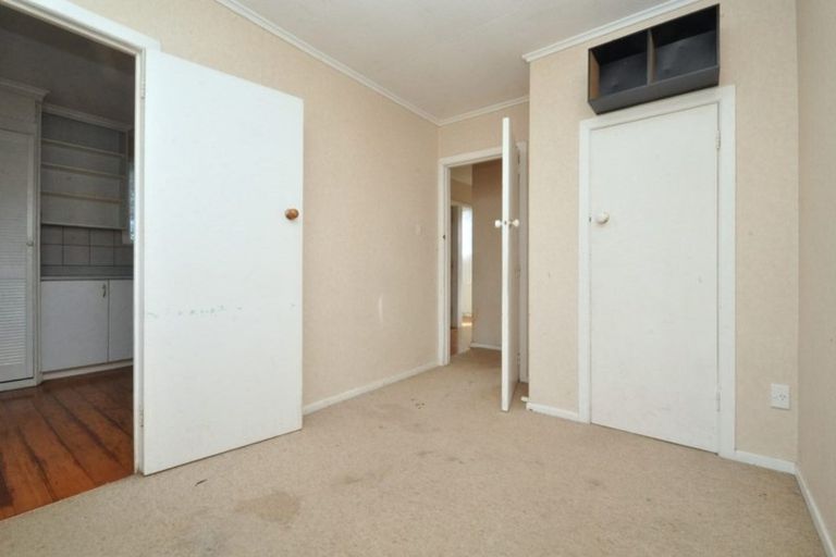 Photo of property in 15a Mcinnes Road, Weymouth, Auckland, 2103
