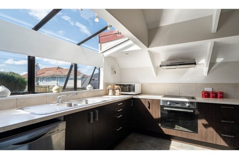 Photo of property in 1/121 Astley Avenue, New Lynn, Auckland, 0600