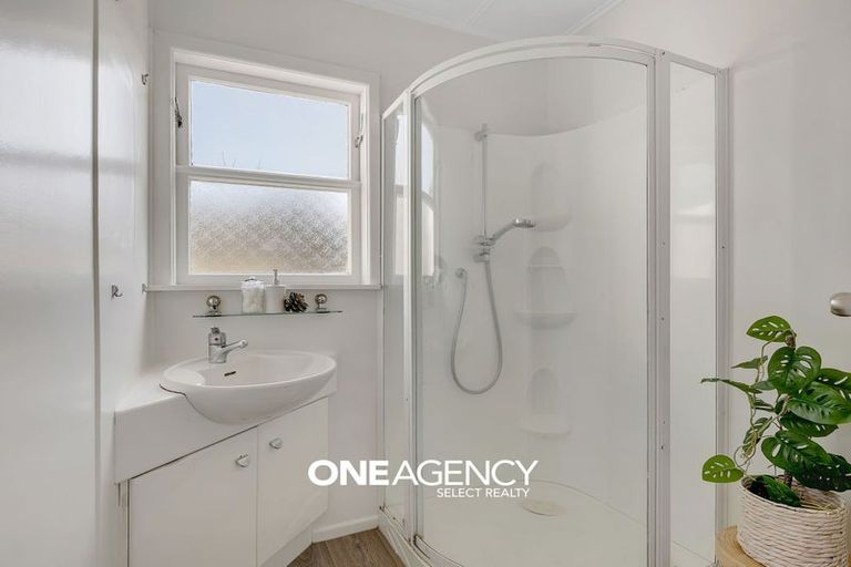 Photo of property in 90 Wood Street, Wainuiomata, Lower Hutt, 5014