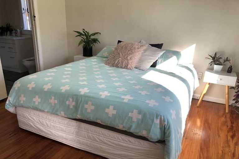 Photo of property in 2/72 Nile Road, Milford, Auckland, 0620