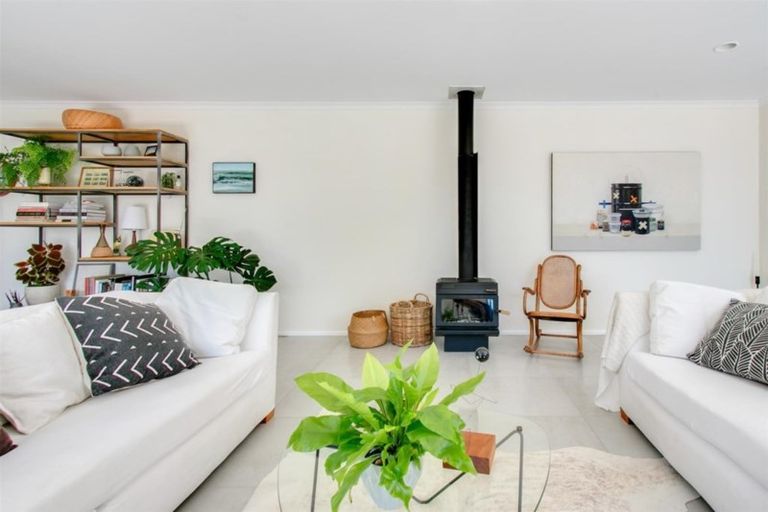 Photo of property in 33a Cedar Road, Te Awanga, 4102