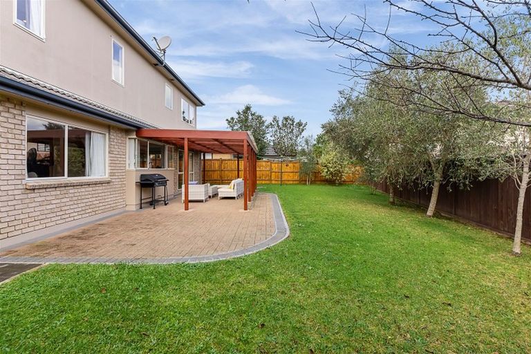 Photo of property in 9 Point View Link, East Tamaki Heights, Auckland, 2016