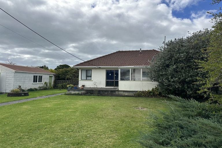 Photo of property in 14 Blake Street, Waitara, 4320