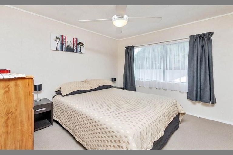 Photo of property in 5 Zurich Place, Weymouth, Auckland, 2103