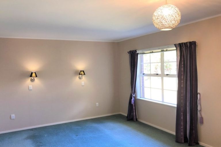 Photo of property in 19 Nui Mana Place, Te Atatu South, Auckland, 0610