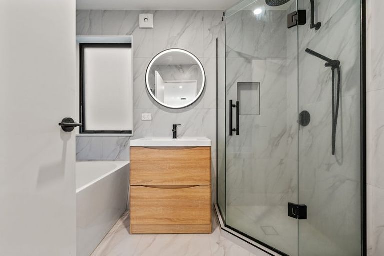 Photo of property in 152b Luckens Road, West Harbour, Auckland, 0618