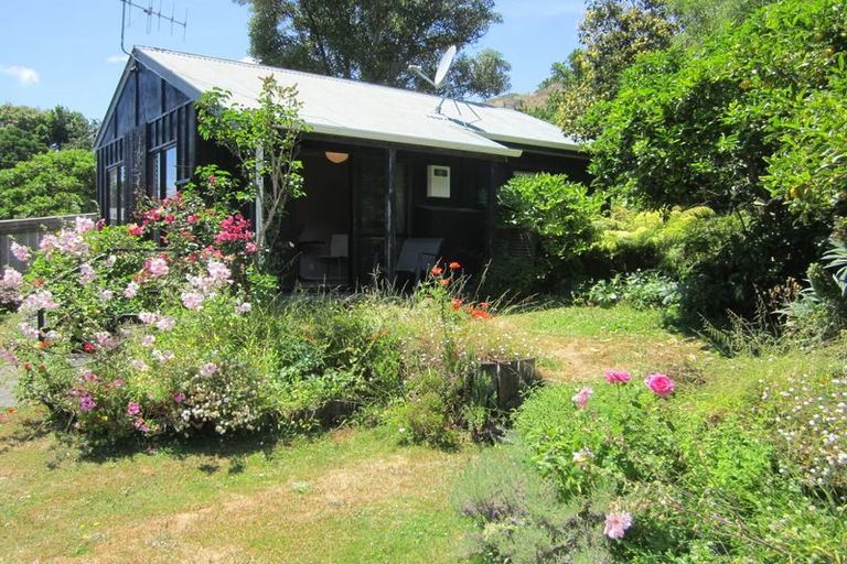 Photo of property in 28 Wellington Road, Paekakariki, 5034