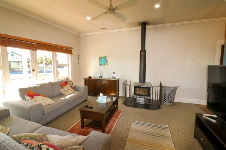 Photo of property in 46 Swinburn Street, Dannevirke, 4930