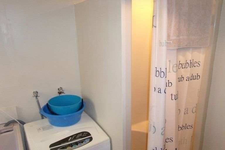 Photo of property in 16 Sealy Road, Bluff Hill, Napier, 4110