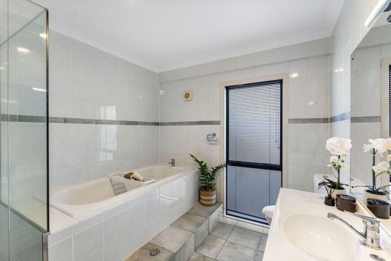 Photo of property in 5 Kowhai Road, Whenuapai, Auckland, 0618