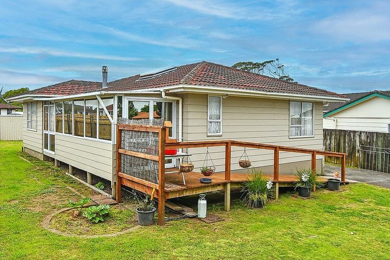 Photo of property in 434 Roscommon Road, Clendon Park, Auckland, 2103