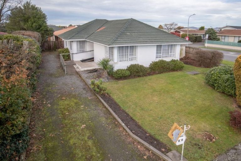 Photo of property in 406 Main North Road, Redwood, Christchurch, 8051