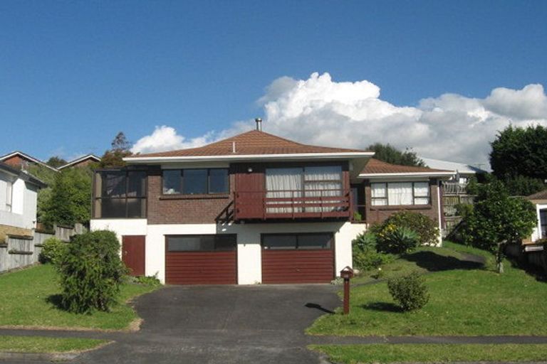 Photo of property in 60 Dalwhinnie Parade, Highland Park, Auckland, 2010