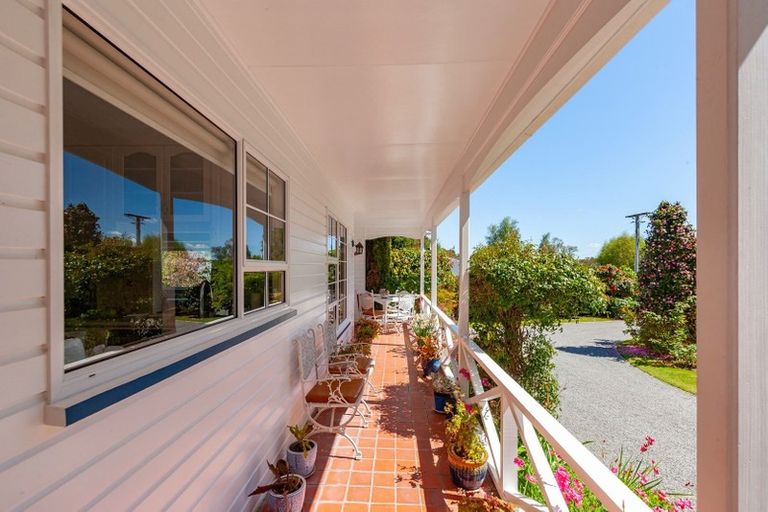 Photo of property in 8 Gradwell Place, Two Mile Bay, Taupo, 3330