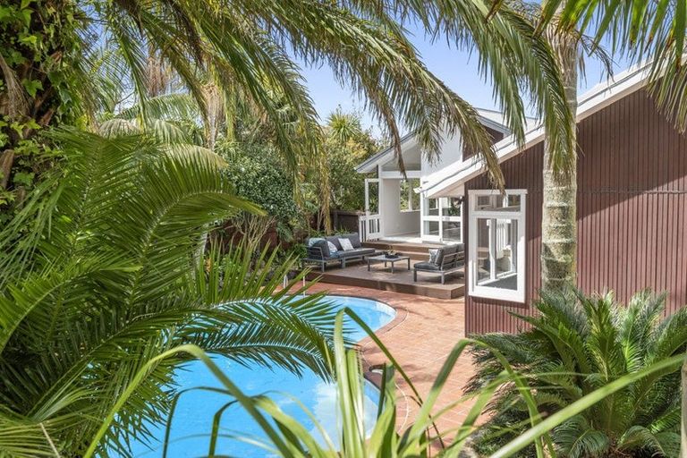 Photo of property in 21 Holland Road, Hillcrest, Auckland, 0627