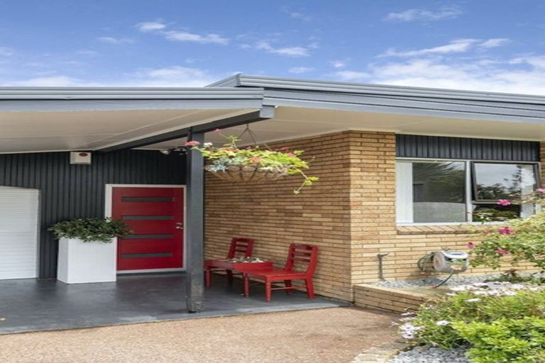 Photo of property in 149 Bradbury Road, Botany Downs, Auckland, 2010