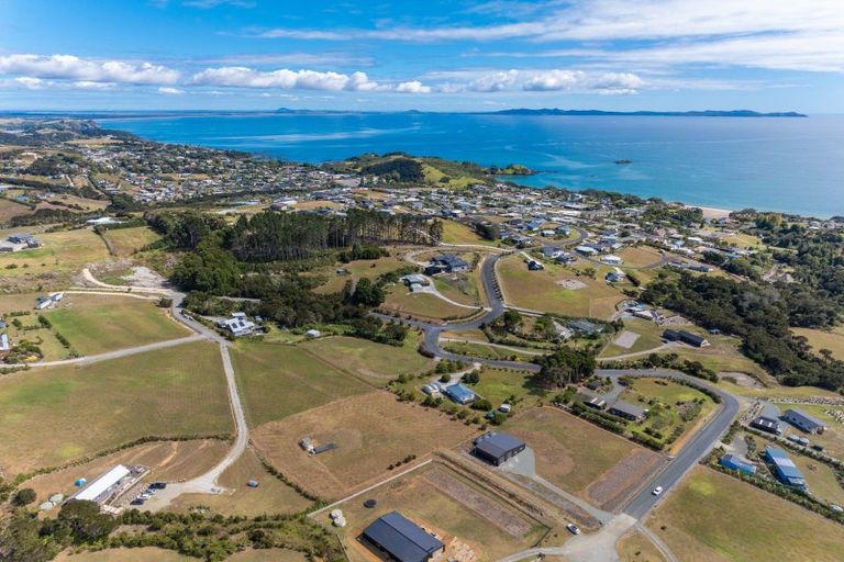 Photo of property in 10 Amelie Place, Coopers Beach, 0420