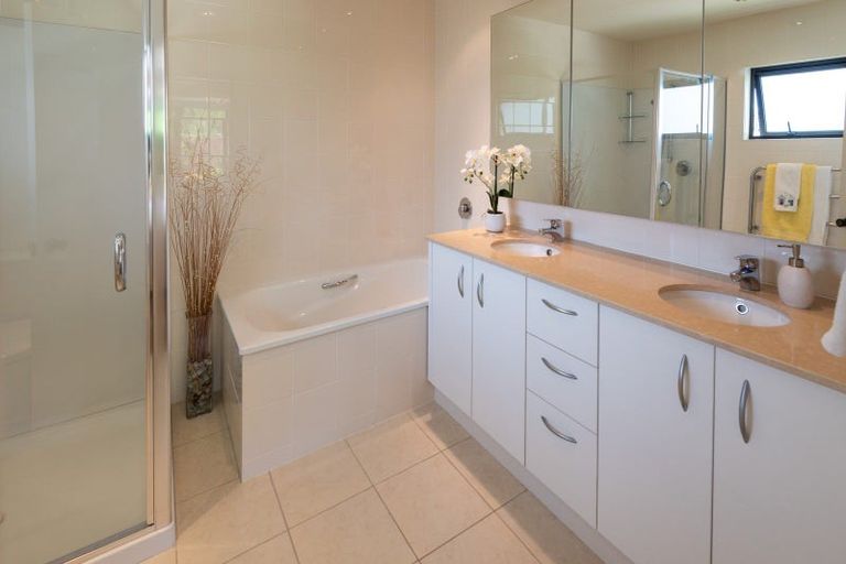 Photo of property in 8 Lilford Place, Half Moon Bay, Auckland, 2012