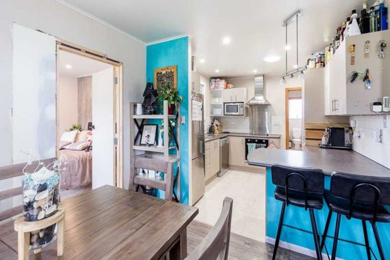 Photo of property in 23 Linwood Avenue, Forrest Hill, Auckland, 0620