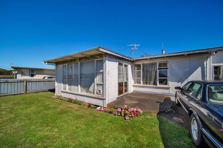 Photo of property in 19 Rimu Street, Hawera, 4610