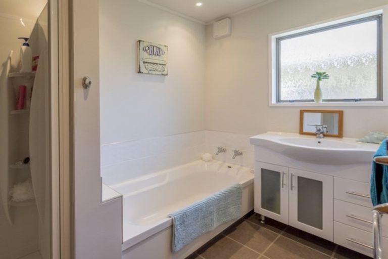 Photo of property in 5 Koromiko Street, Otaki Beach, Otaki, 5512