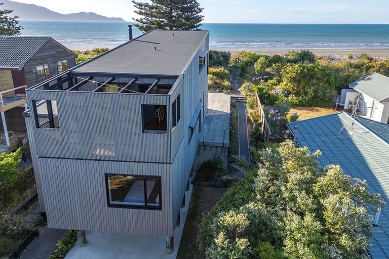 Photo of property in 7 Tutere Street, Waikanae Beach, Waikanae, 5036