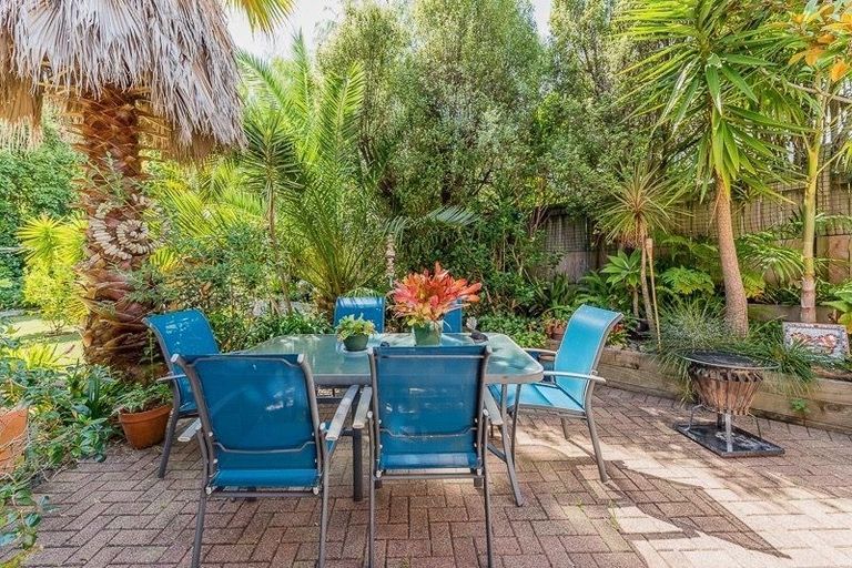 Photo of property in 28 Willoughby Avenue, Howick, Auckland, 2014