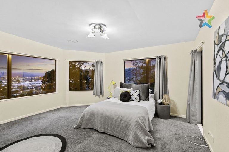 Photo of property in 31 Summit Road, Fairfield, Lower Hutt, 5011