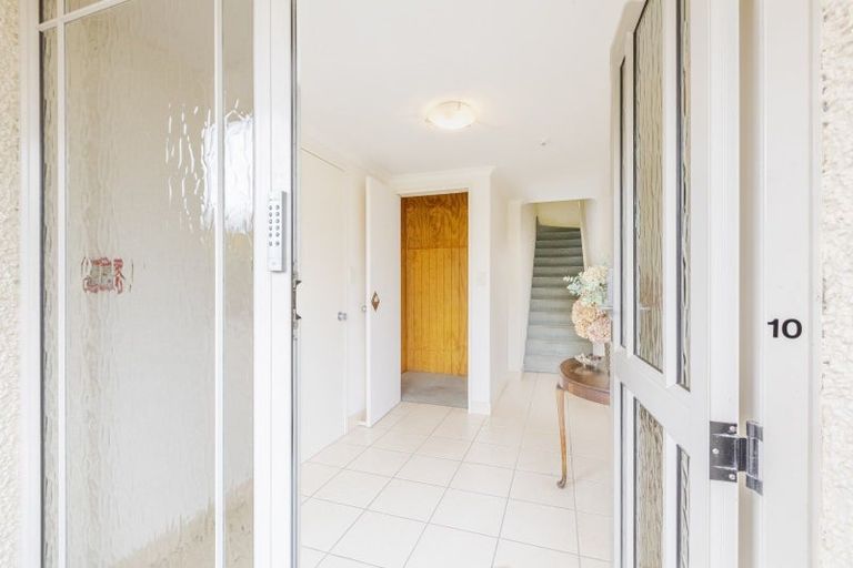 Photo of property in 10/26 West Quay, Ahuriri, Napier, 4110