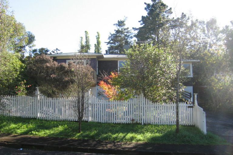 Photo of property in 3 Mariana Place, Glen Eden, Auckland, 0602