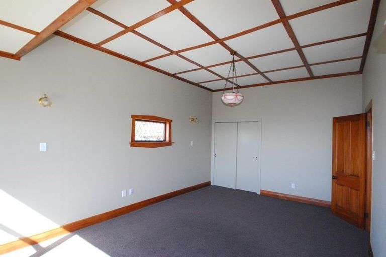 Photo of property in 18 Connaught Terrace, Brooklyn, Wellington, 6021