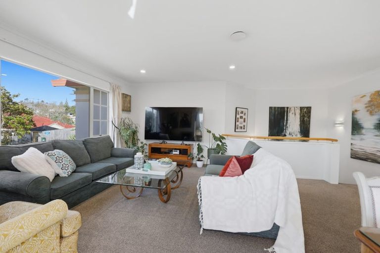 Photo of property in 27 Westminster Gardens, Unsworth Heights, Auckland, 0632