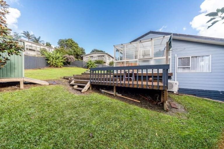 Photo of property in 8 Arde Place, Massey, Auckland, 0614